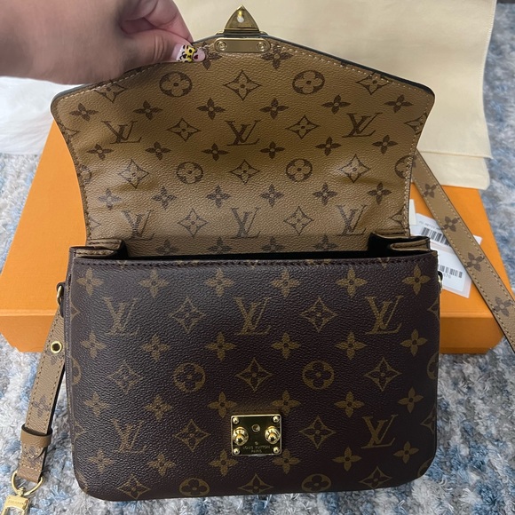 NWT Louis Vuitton Pochette Metis in Reverse Monogram (MADE IN FRANCE) DATE CODE - Picture 7 of 16